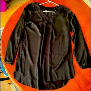 Apt 9 Dressy Polyester Blouse with beaded V-Neckline size M